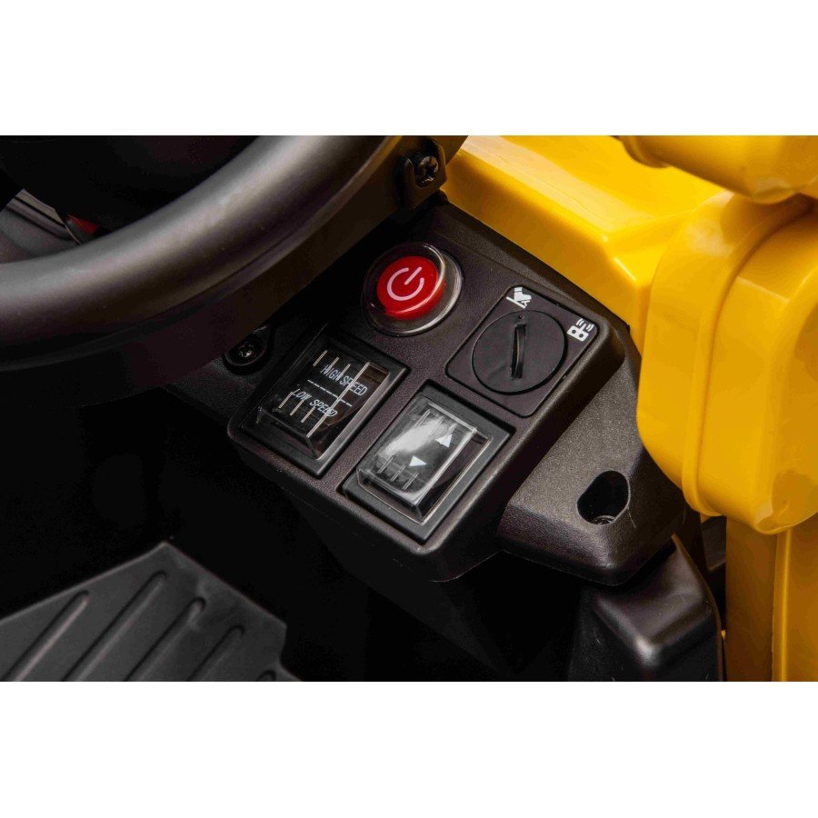 Lasten akkutraktori peräkärryllä