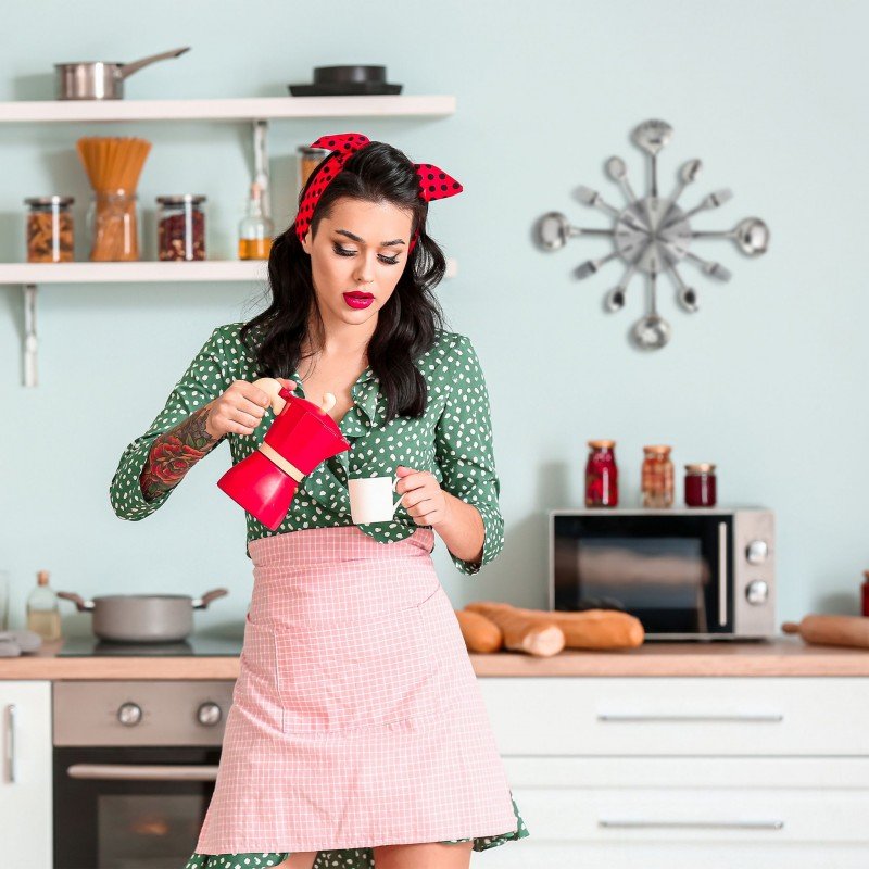 Seinäkello Keittiö